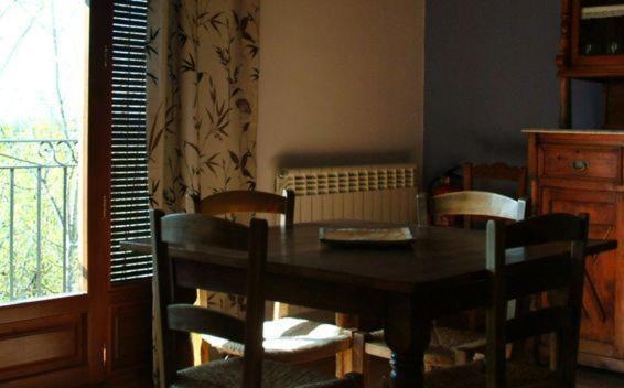 Apartamentos Casa Vidal Adahuesca Δωμάτιο φωτογραφία